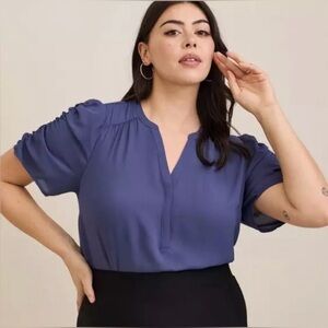 💙 Torrid 6X Ruched Sleeve Top